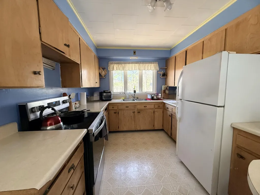 7 Bennett Avenue Auburn ME 04210