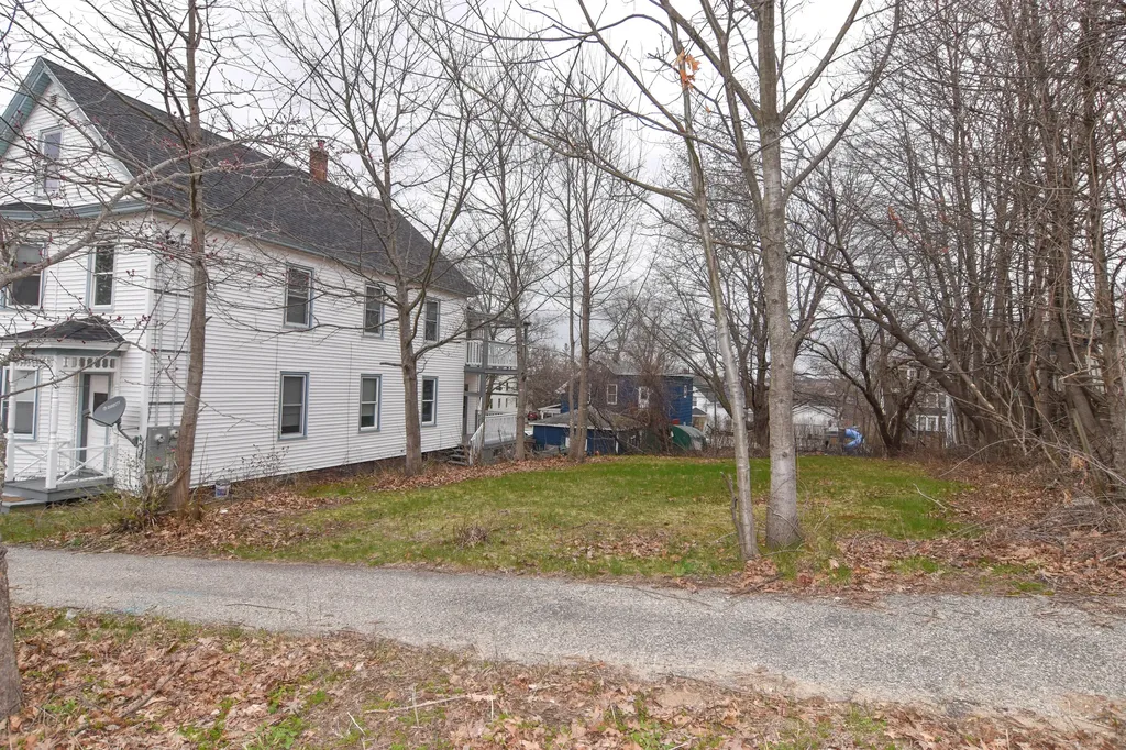 86A Fourth Street Auburn ME 04210