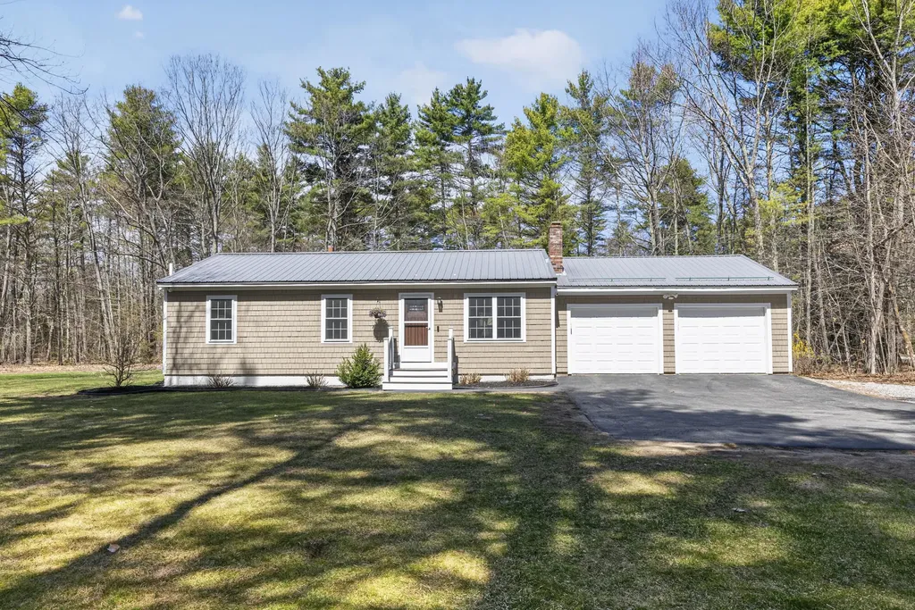 10 Standish Neck Road Gorham ME 04038