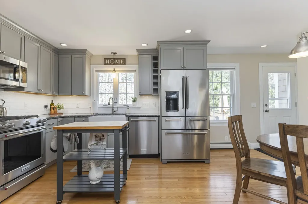 10 Standish Neck Road Gorham ME 04038