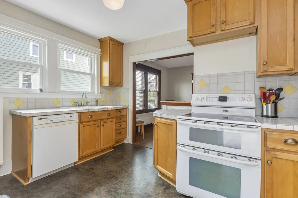 62 Elsmere Avenue South Portland ME 04106