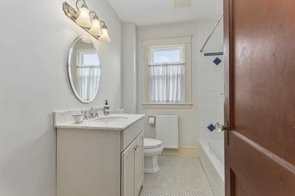 62 Elsmere Avenue South Portland ME 04106