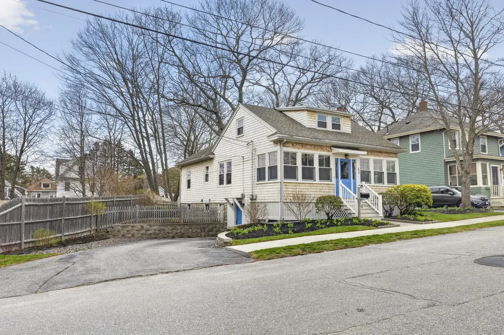 62 Elsmere Avenue South Portland ME 04106