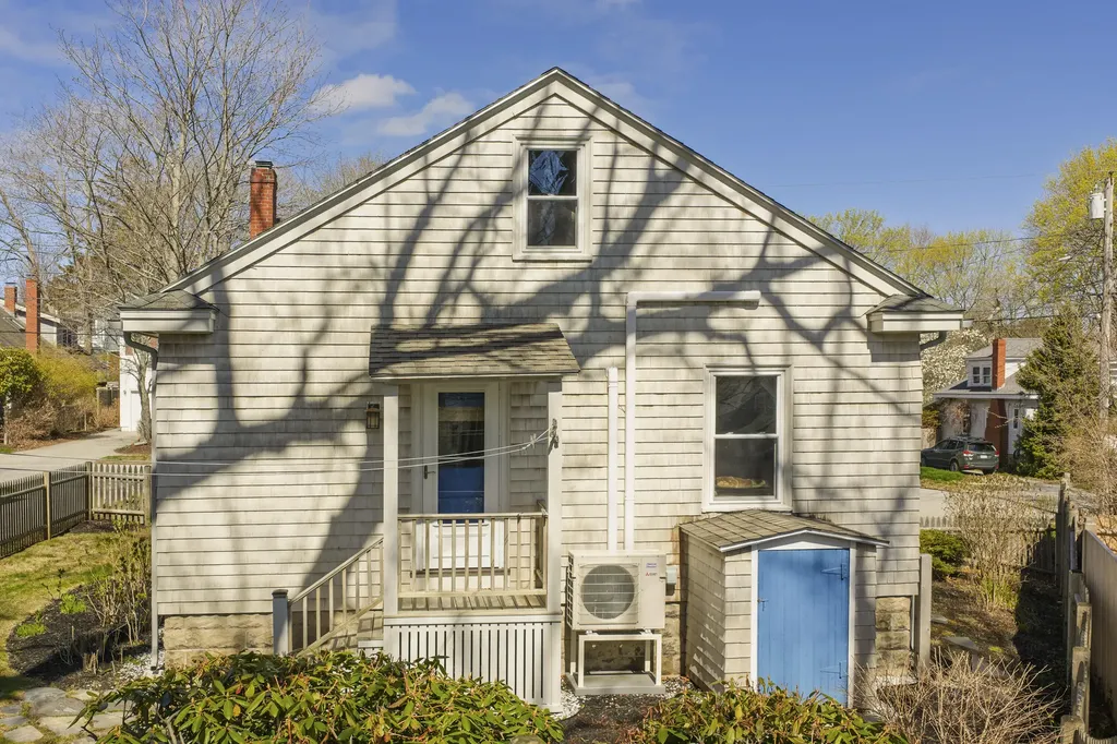 62 Elsmere Avenue South Portland ME 04106