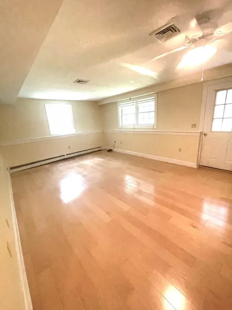 6 Eisenhower Court Naples ME 04055