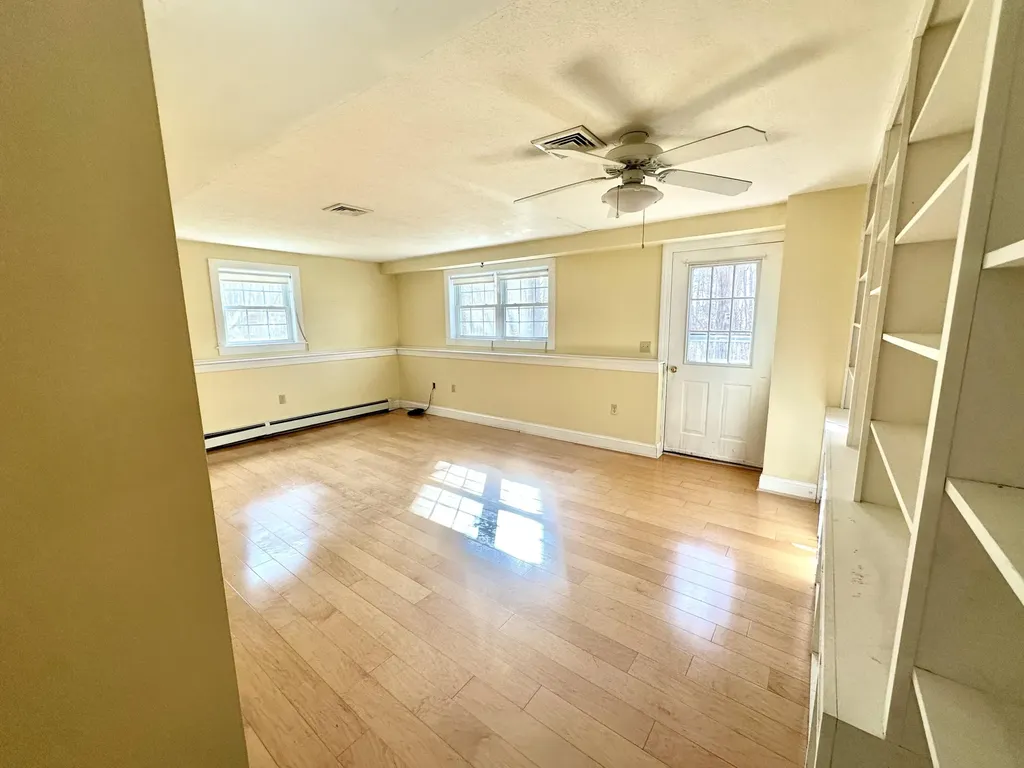 6 Eisenhower Court Naples ME 04055