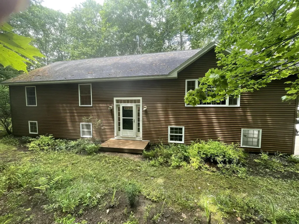 6 Eisenhower Court Naples ME 04055