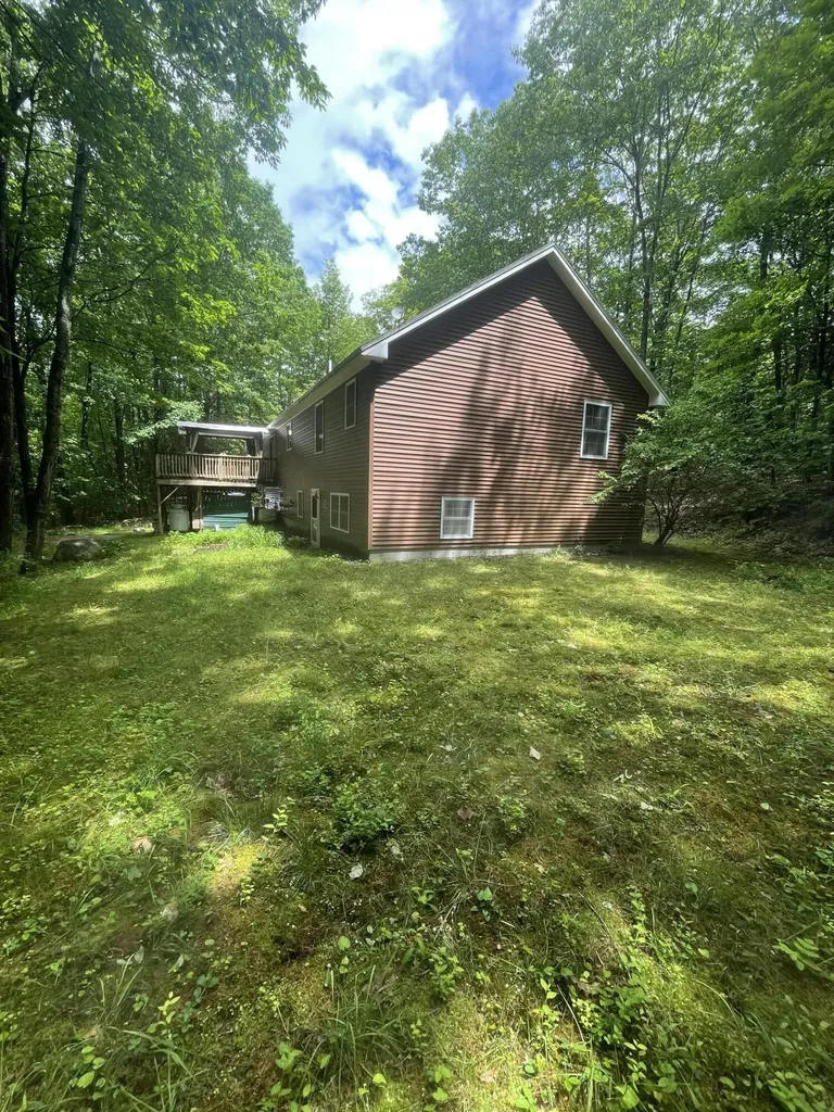 6 Eisenhower Court Naples ME 04055