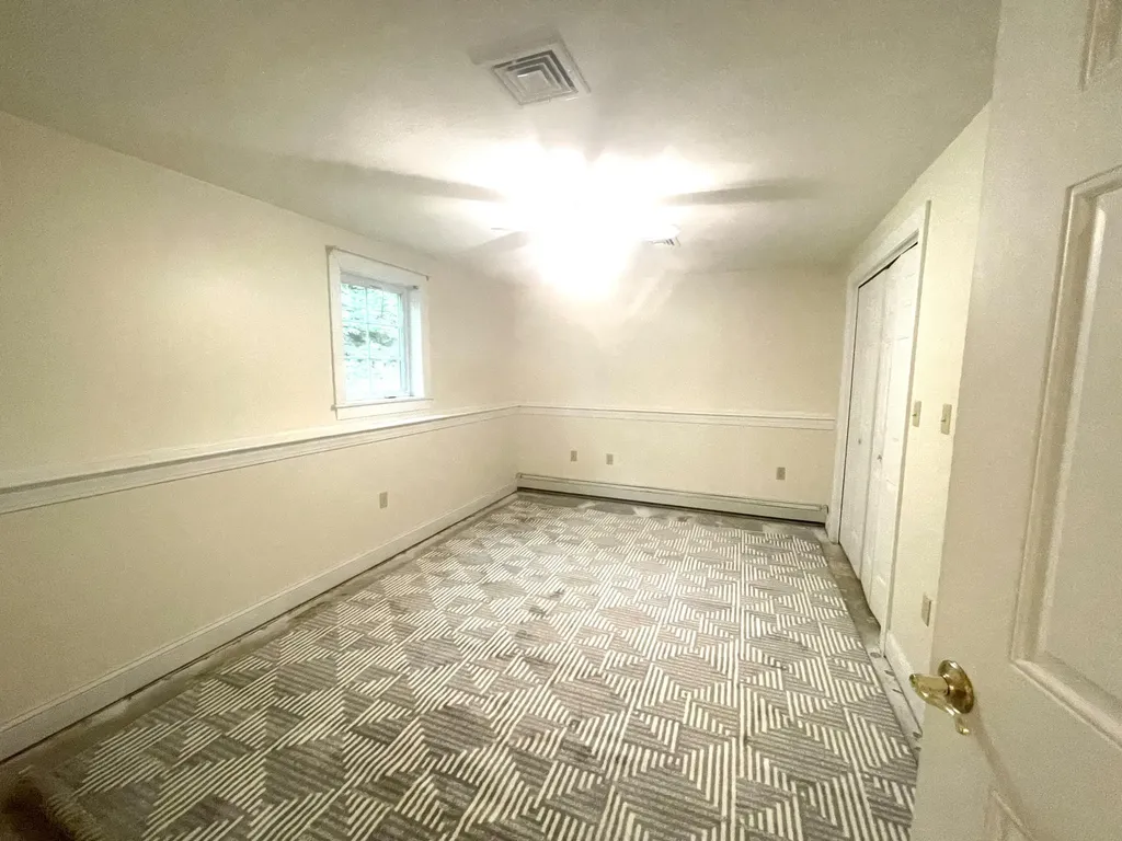 6 Eisenhower Court Naples ME 04055