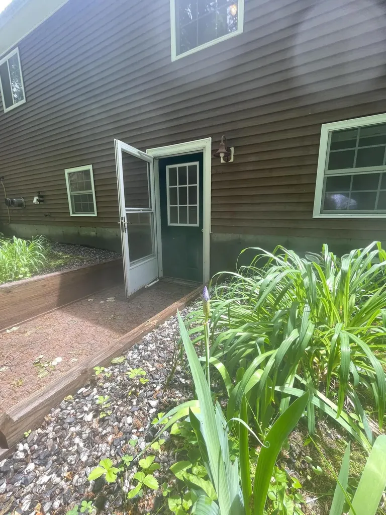 6 Eisenhower Court Naples ME 04055