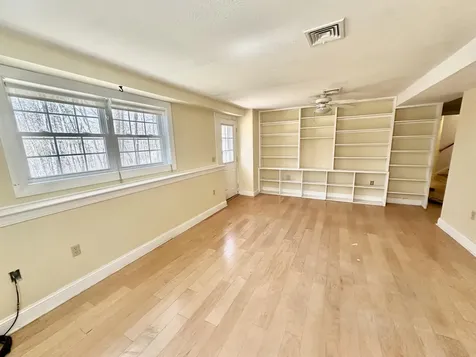 6 Eisenhower Court Naples ME 04055