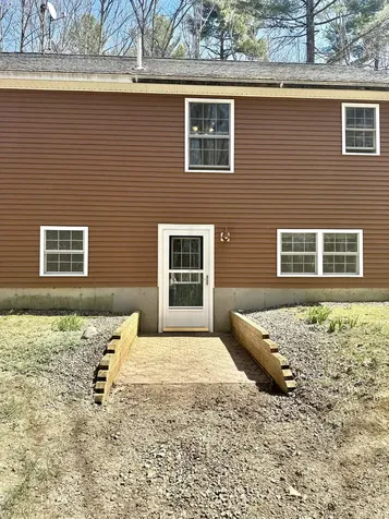 6 Eisenhower Court Naples ME 04055