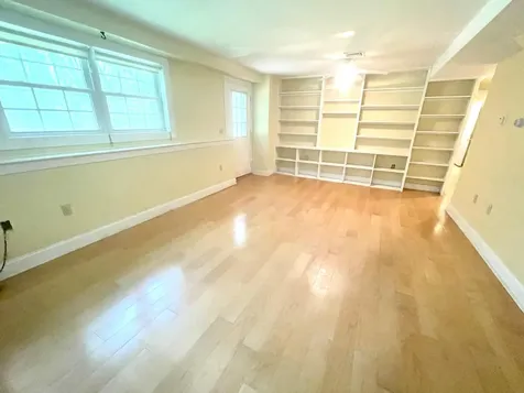 6 Eisenhower Court Naples ME 04055