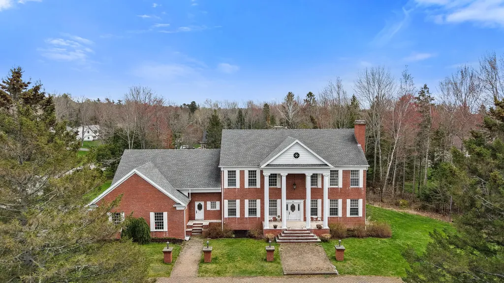 63 Fenton Way Bangor ME 04401