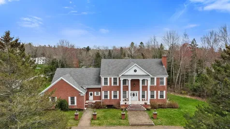 63 Fenton Way Bangor ME 04401