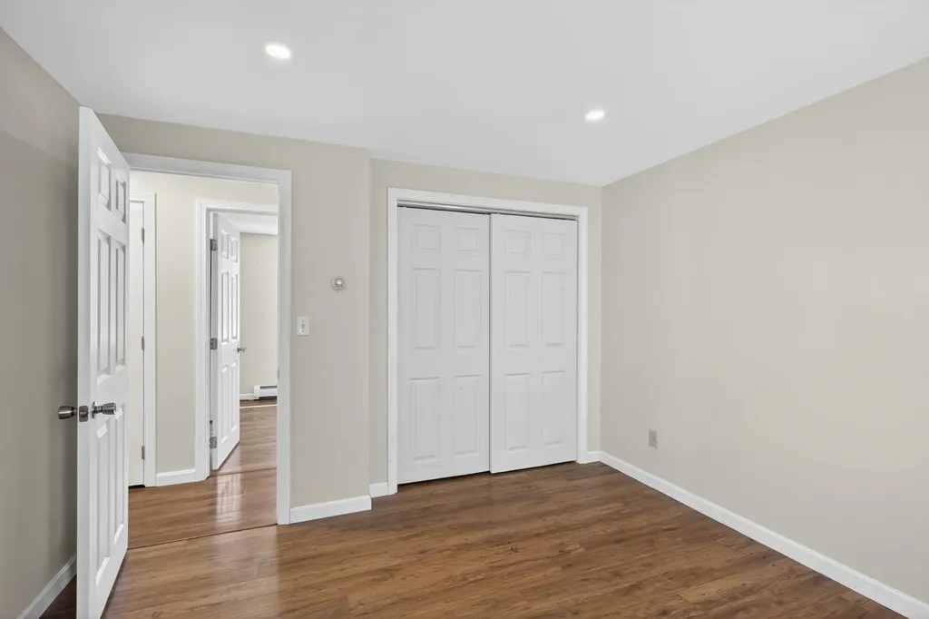 29 Oak Run Owls Head ME 04854