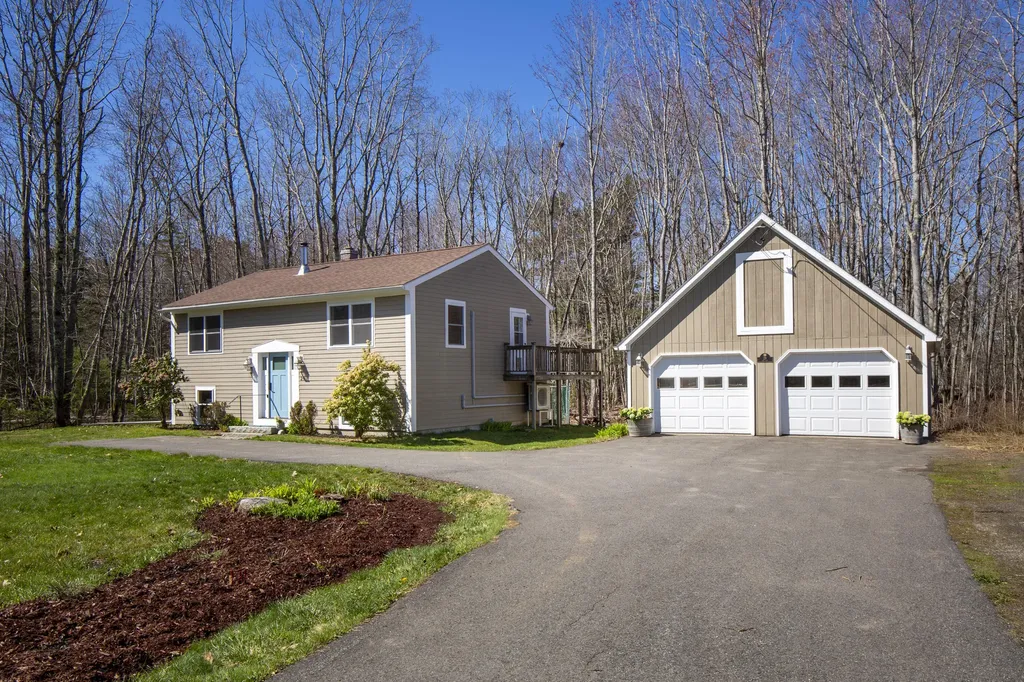 29 Oak Run Owls Head ME 04854