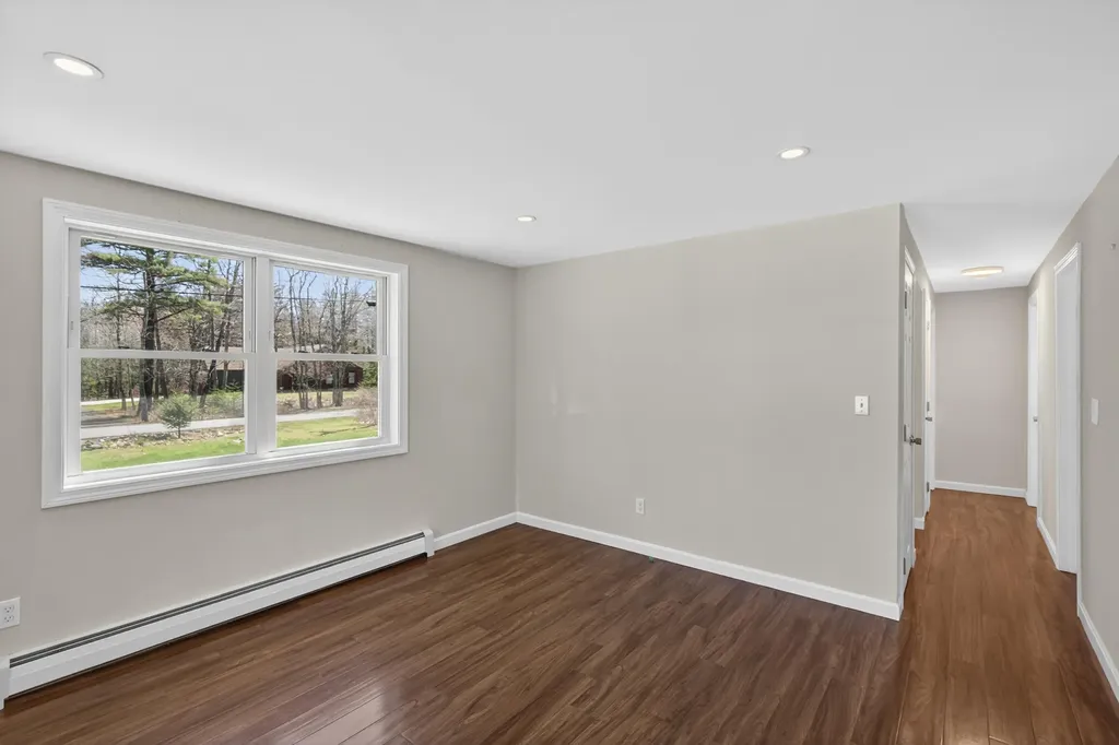 29 Oak Run Owls Head ME 04854