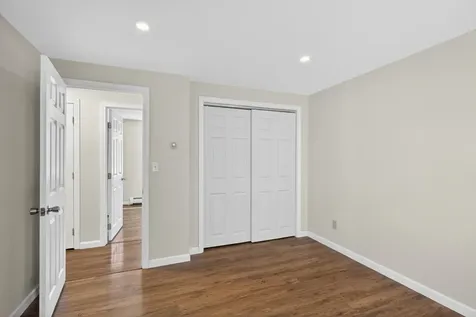 29 Oak Run Owls Head ME 04854
