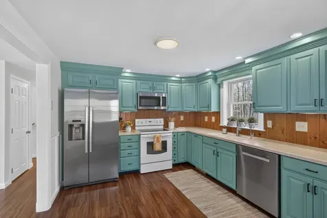 29 Oak Run Owls Head ME 04854