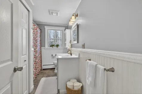 29 Oak Run Owls Head ME 04854