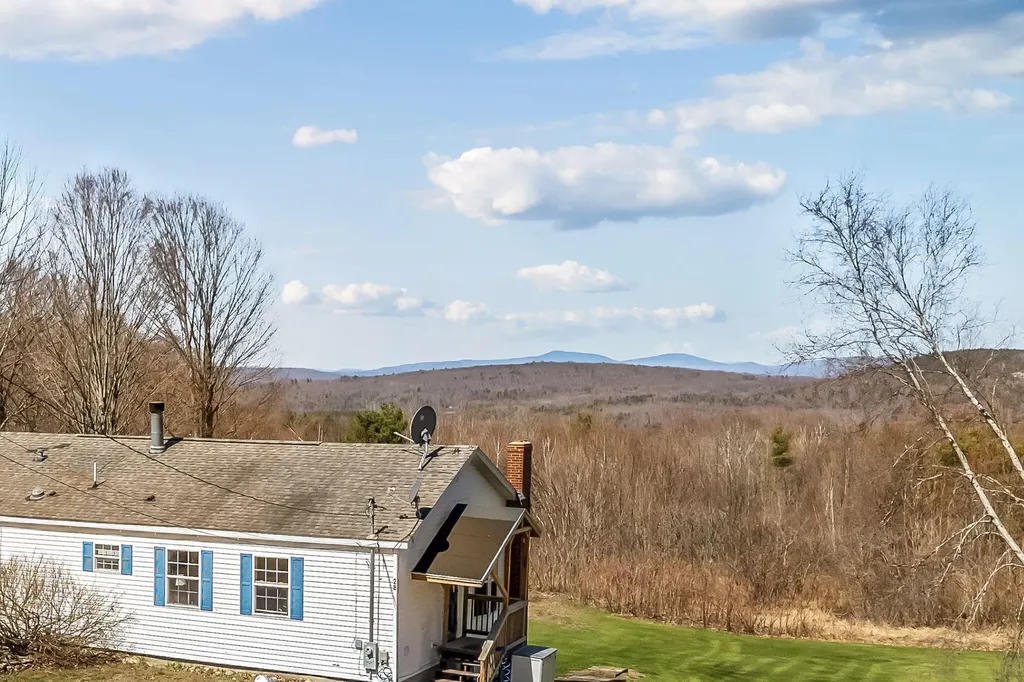 28 Davis Road Vienna ME 04360