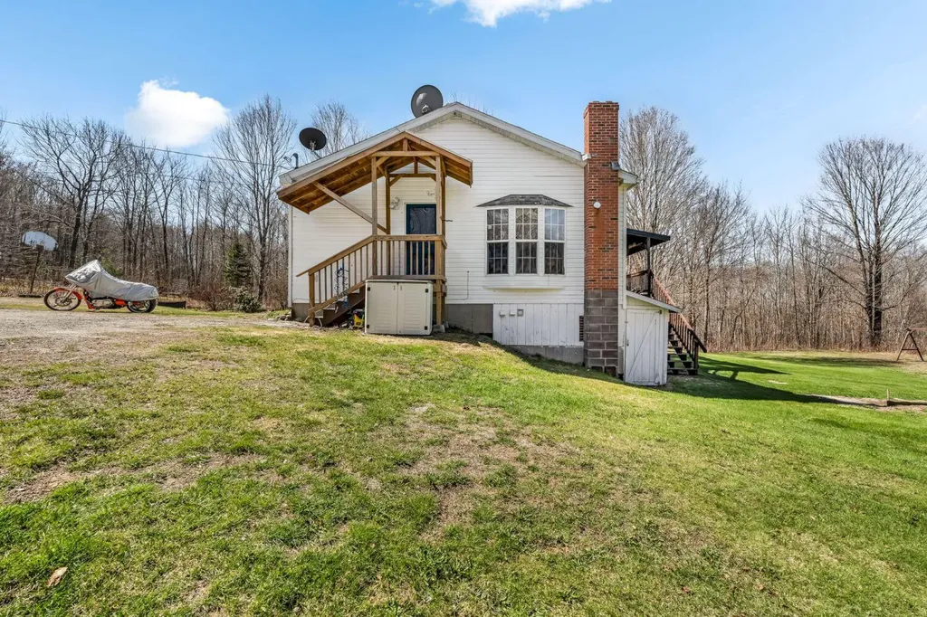 28 Davis Road Vienna ME 04360