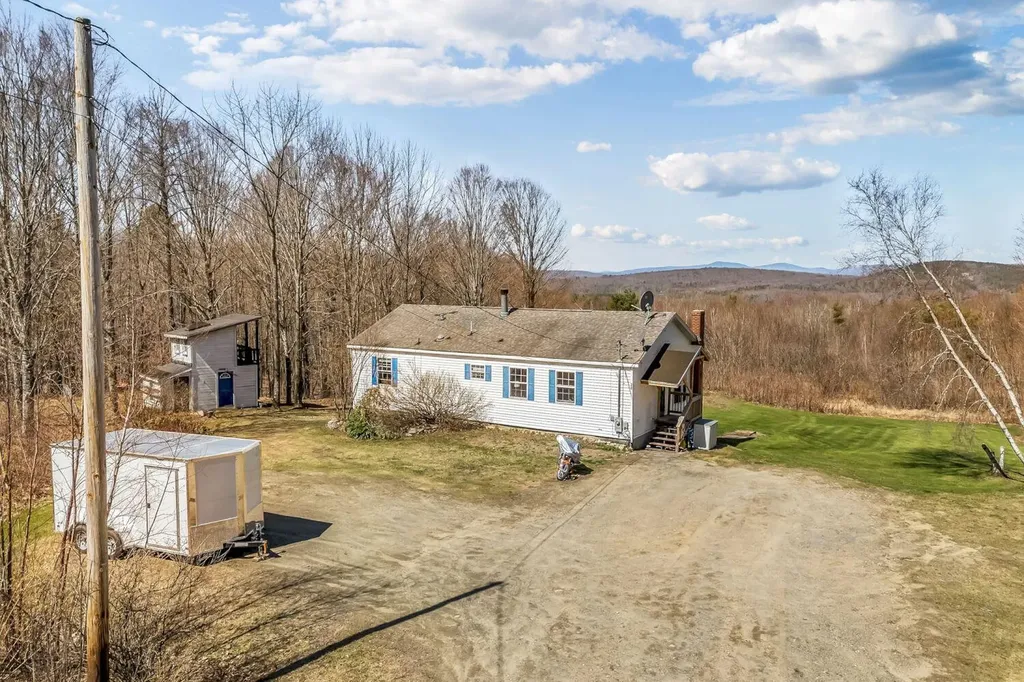 28 Davis Road Vienna ME 04360