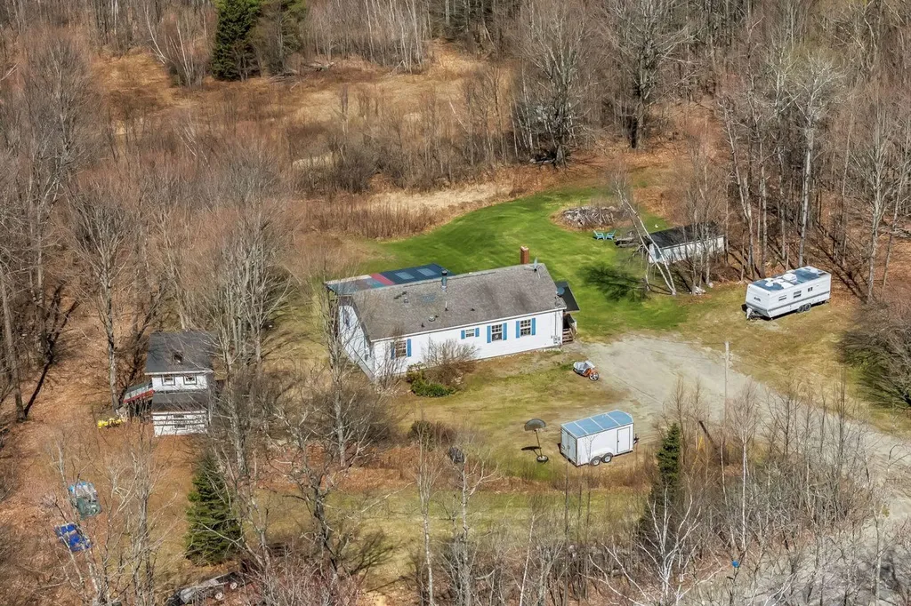 28 Davis Road Vienna ME 04360