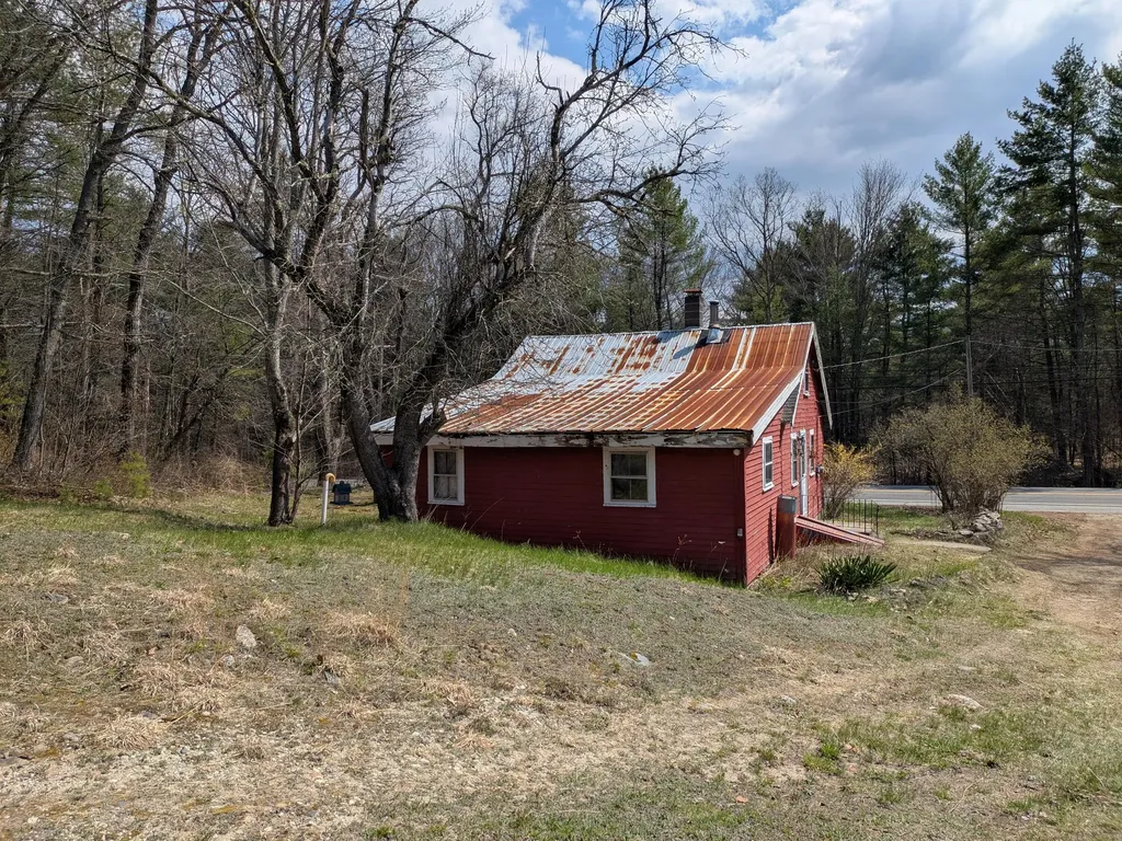 461 Ossipee Trail Porter ME 04068