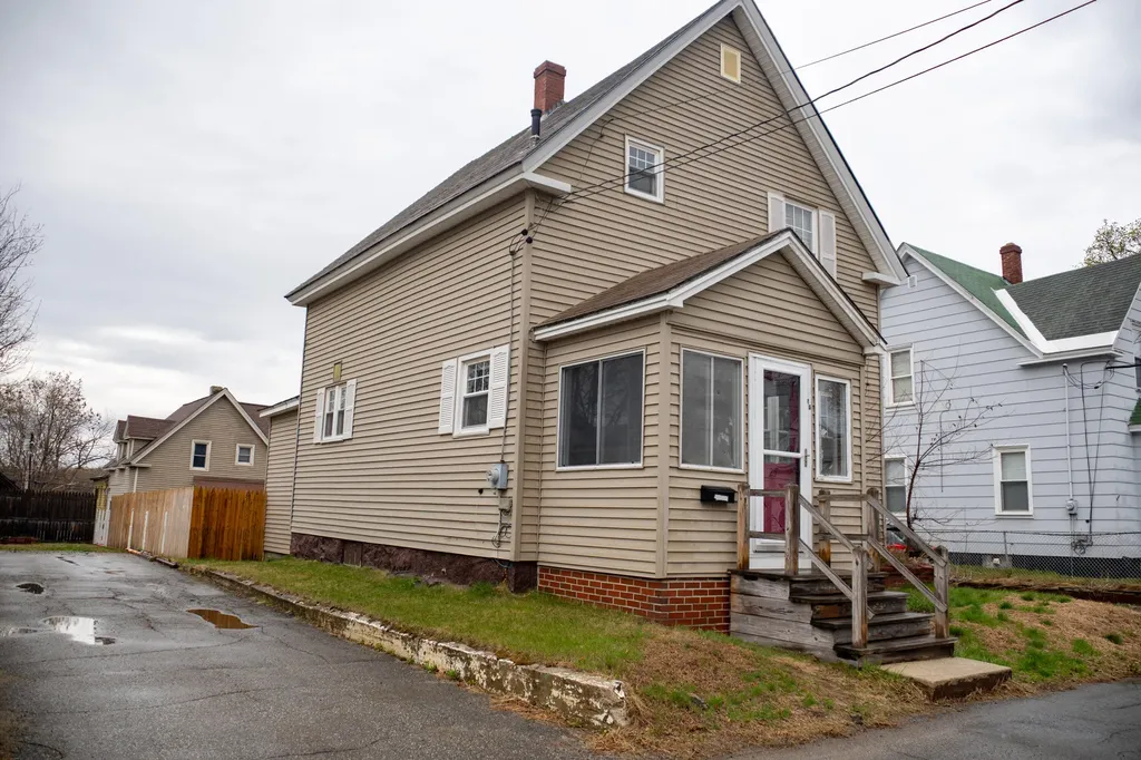 25 Katahdin Avenue Millinocket ME 04462