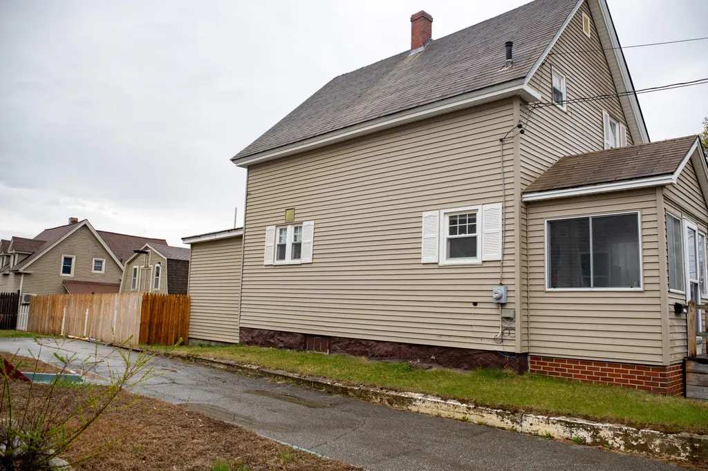 25 Katahdin Avenue Millinocket ME 04462