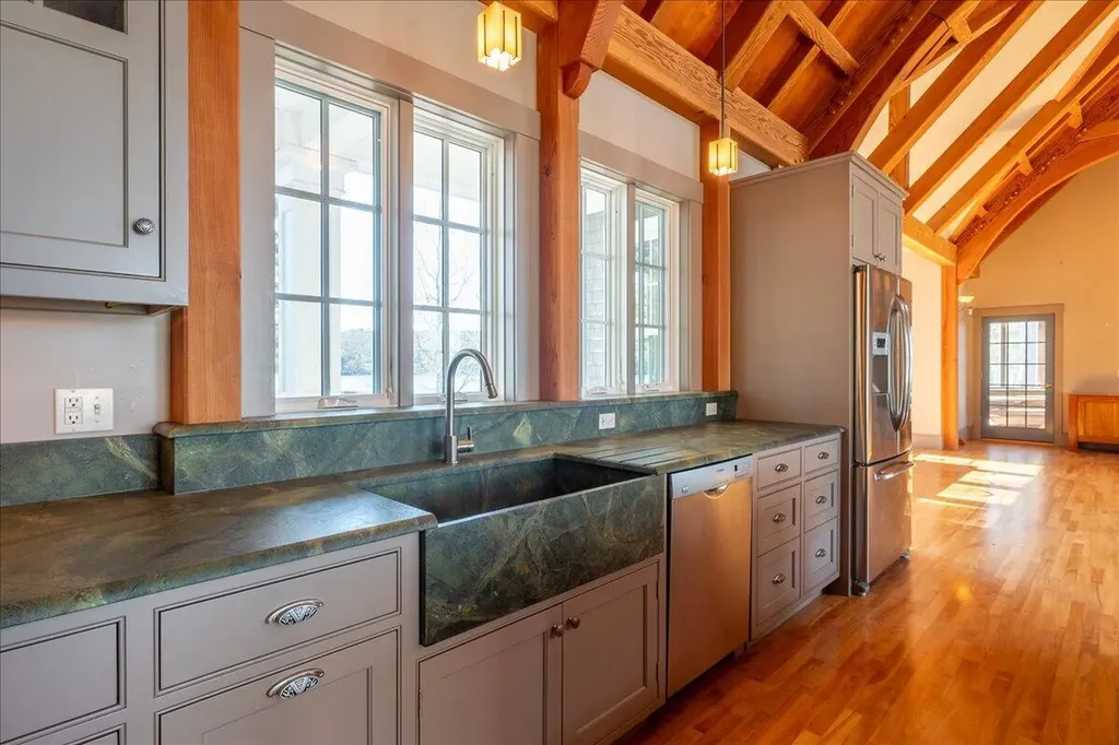 16 Glidden Ledge Road South Bristol ME 04568