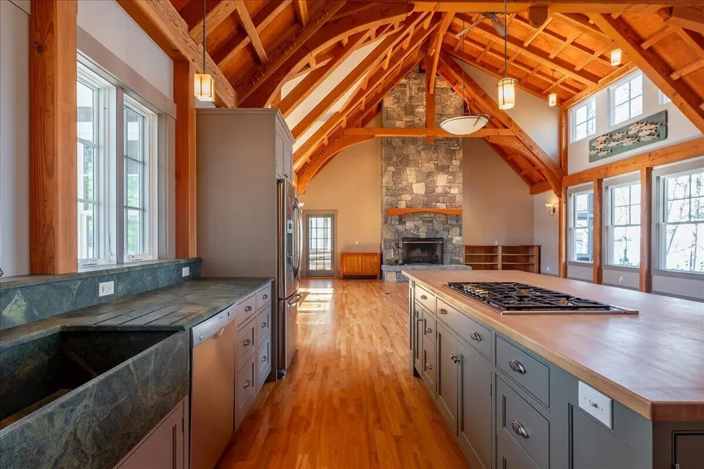16 Glidden Ledge Road South Bristol ME 04568