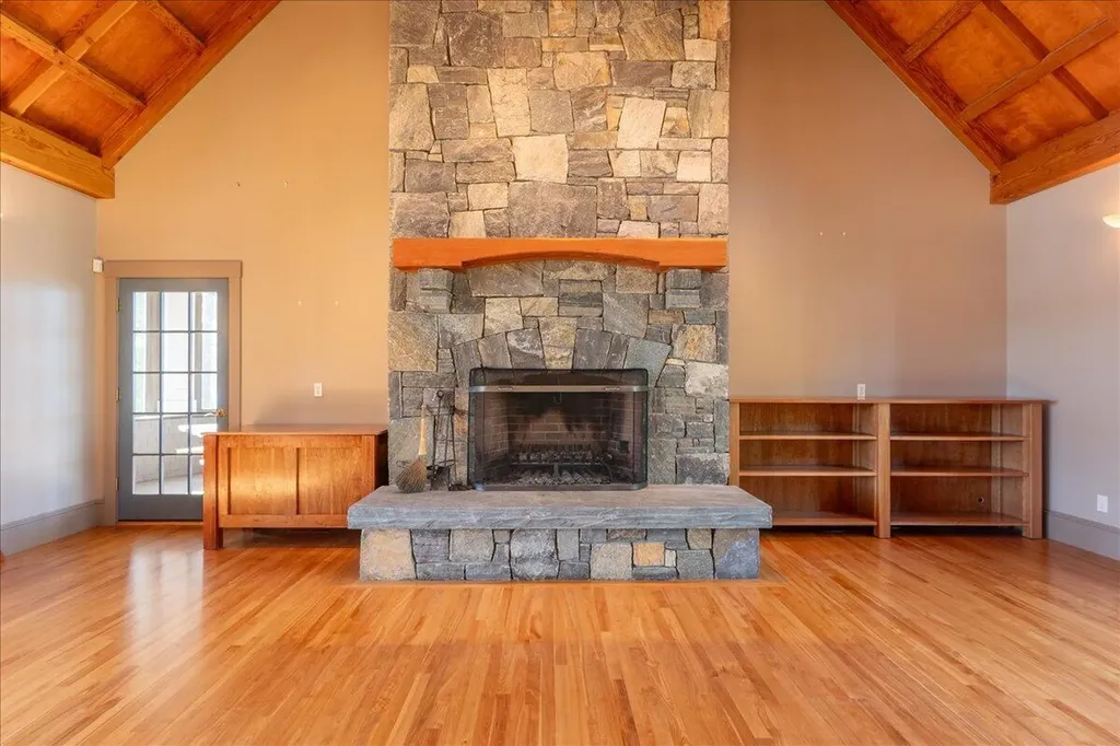 16 Glidden Ledge Road South Bristol ME 04568