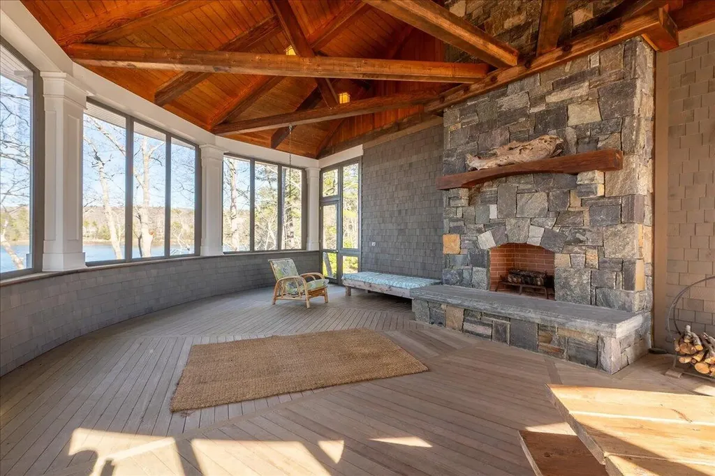 16 Glidden Ledge Road South Bristol ME 04568