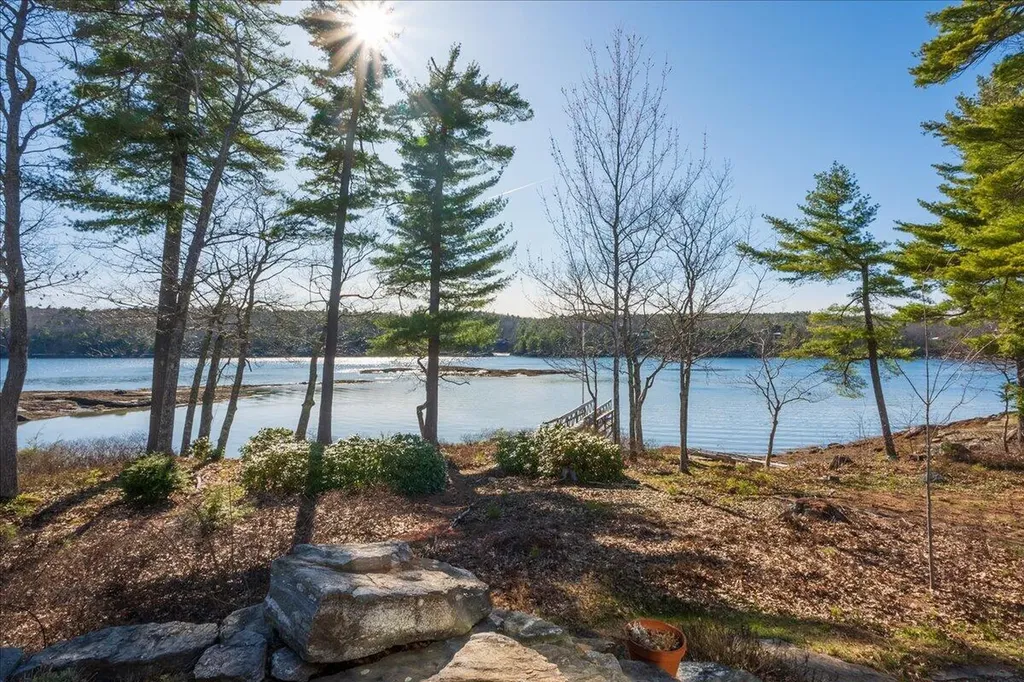 16 Glidden Ledge Road South Bristol ME 04568