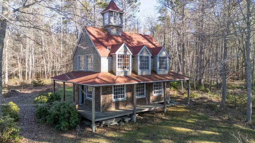 16 Glidden Ledge Road South Bristol ME 04568