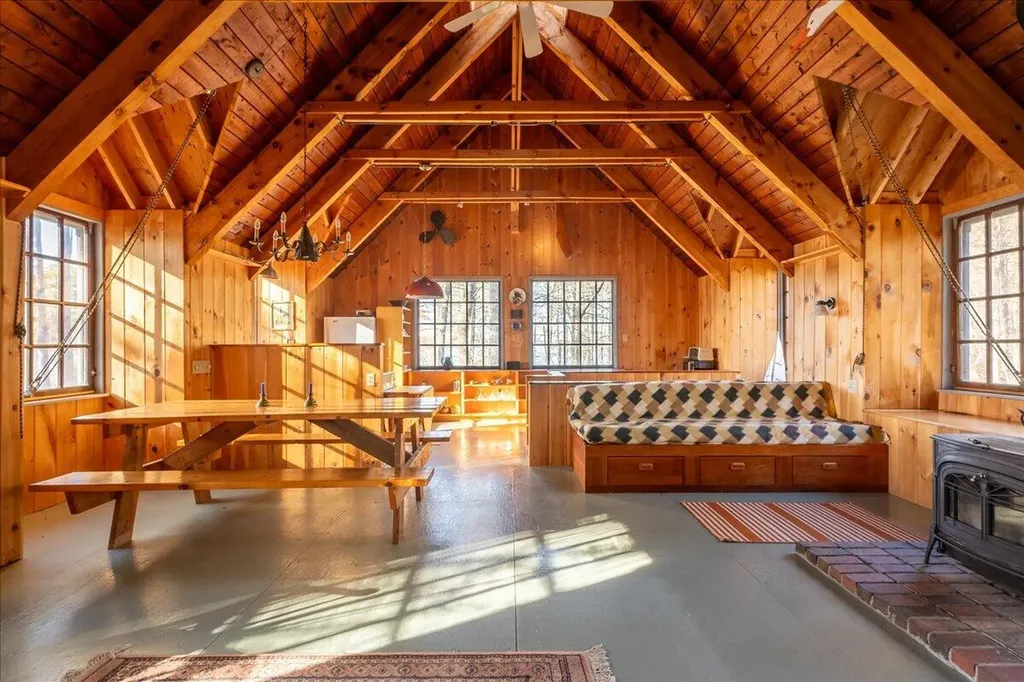 16 Glidden Ledge Road South Bristol ME 04568