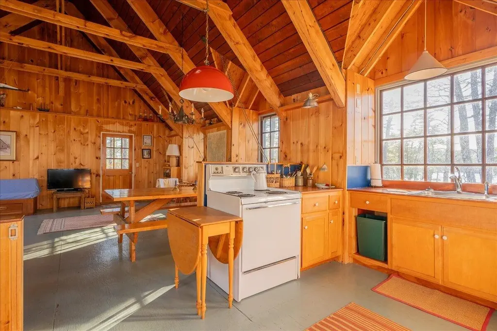16 Glidden Ledge Road South Bristol ME 04568