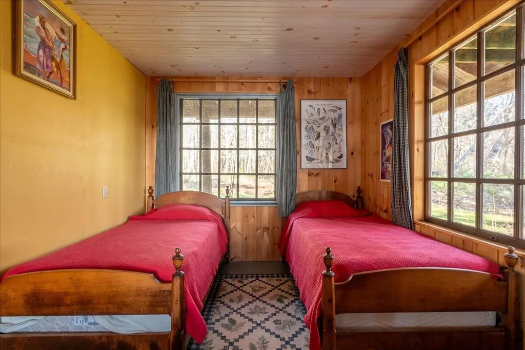 16 Glidden Ledge Road South Bristol ME 04568