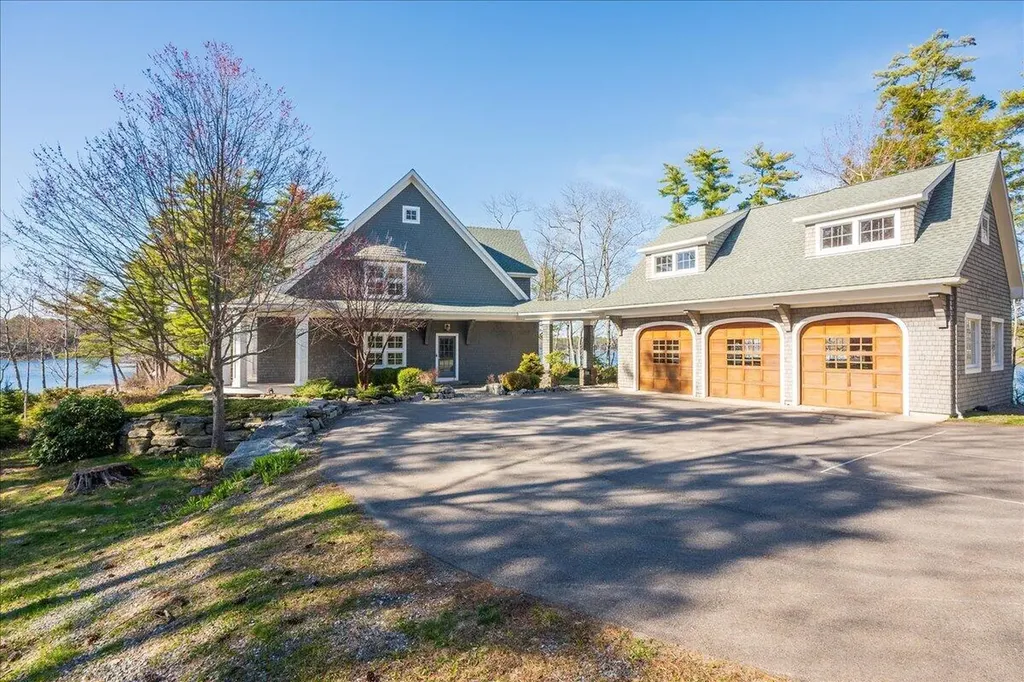 16 Glidden Ledge Road South Bristol ME 04568