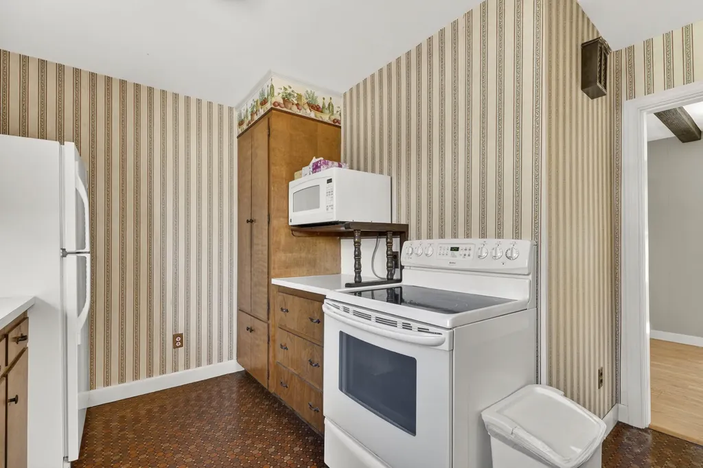 192 Harriet Street South Portland ME 04106