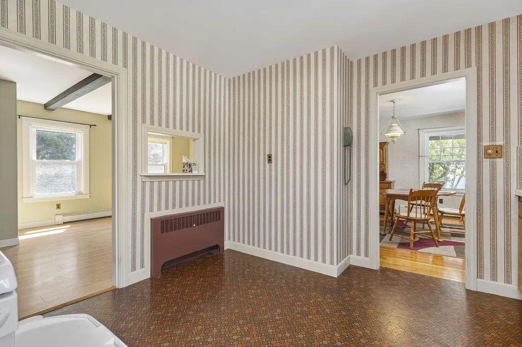 192 Harriet Street South Portland ME 04106