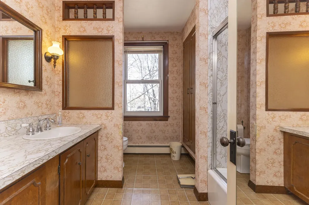 192 Harriet Street South Portland ME 04106