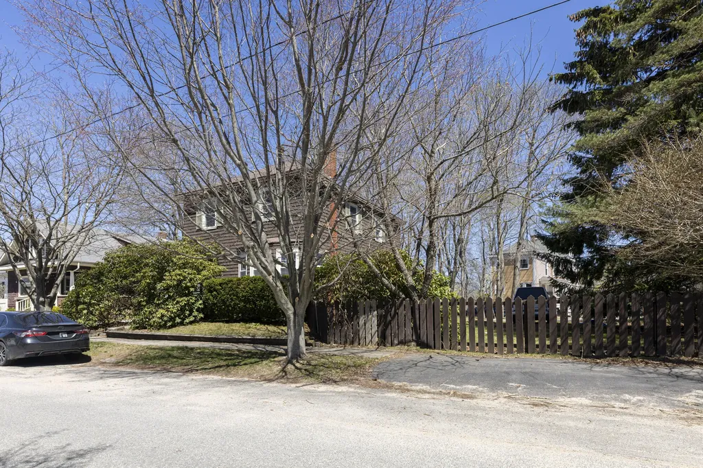 192 Harriet Street South Portland ME 04106