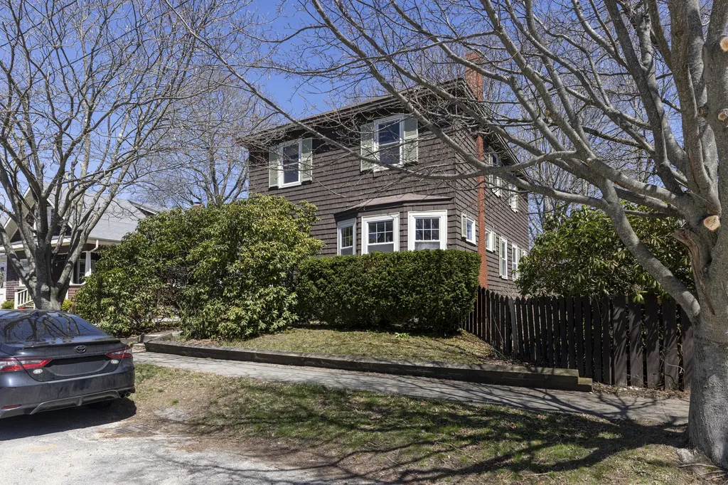 192 Harriet Street South Portland ME 04106