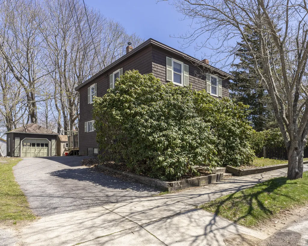 192 Harriet Street South Portland ME 04106