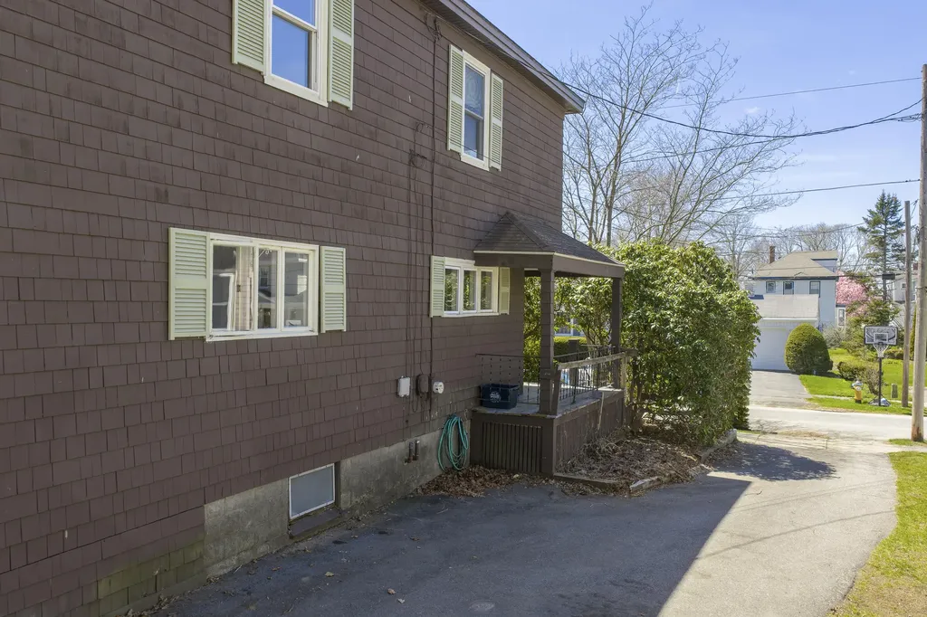 192 Harriet Street South Portland ME 04106