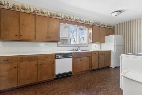 192 Harriet Street South Portland ME 04106